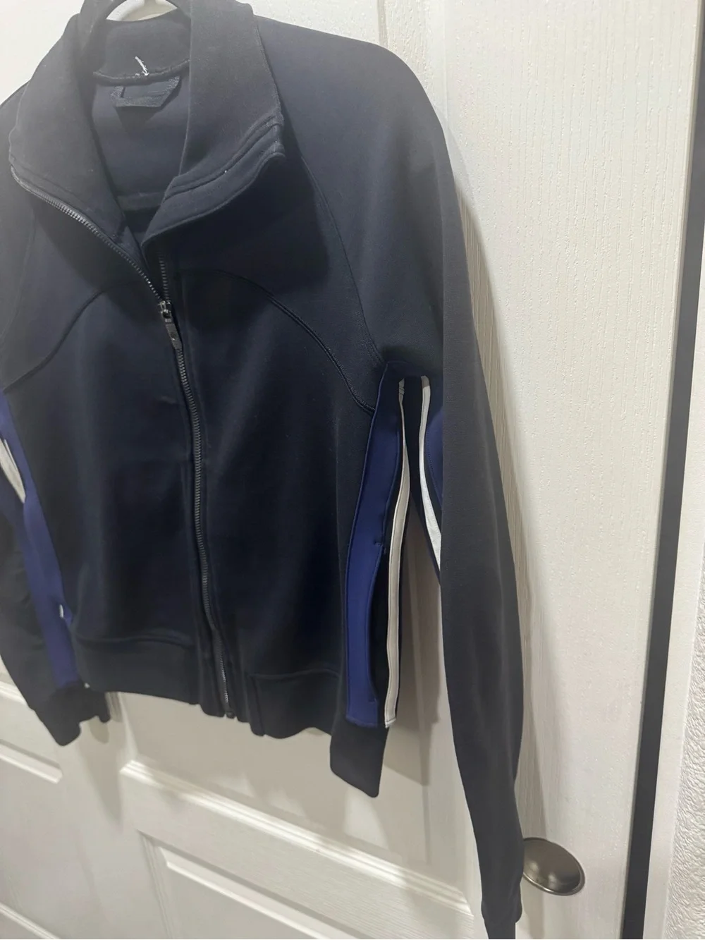 lululemon athletica zip perfect